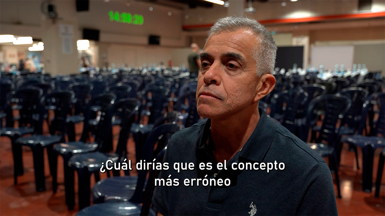 Alumnos de España y Latinoamérica explican que la Cabalá auténtica es una ciencia práctica sin ritos ni hilos rojos.